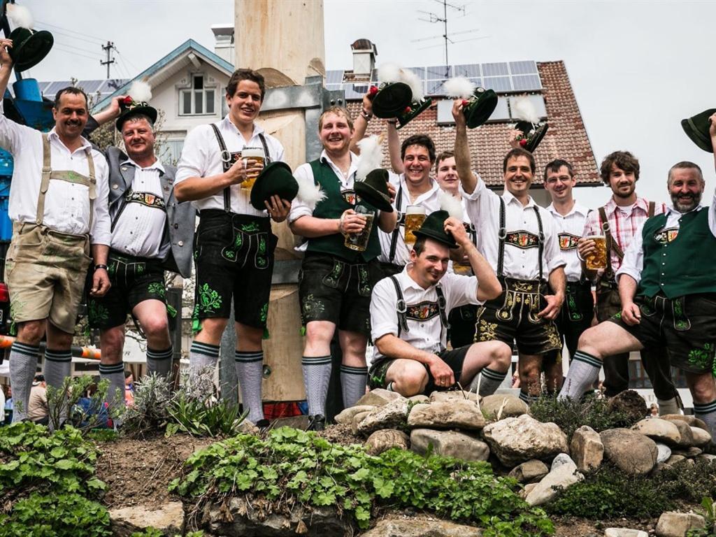 Gasthof Zum Hirsch Goerisried Exterior photo